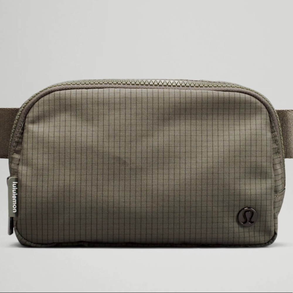 NWT Lulu Lemon Army Green Belt Bag
